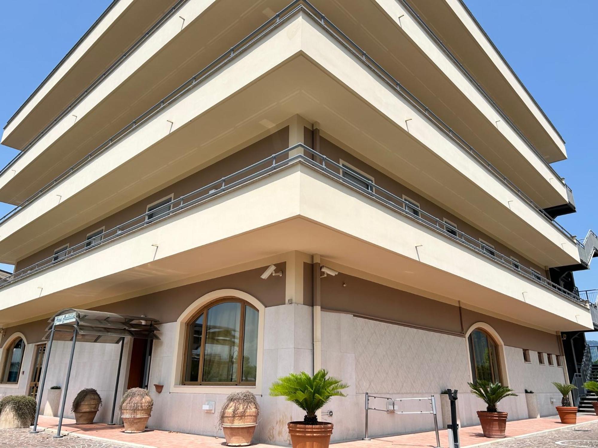 Hotel Maddaloni Tufino Exterior photo